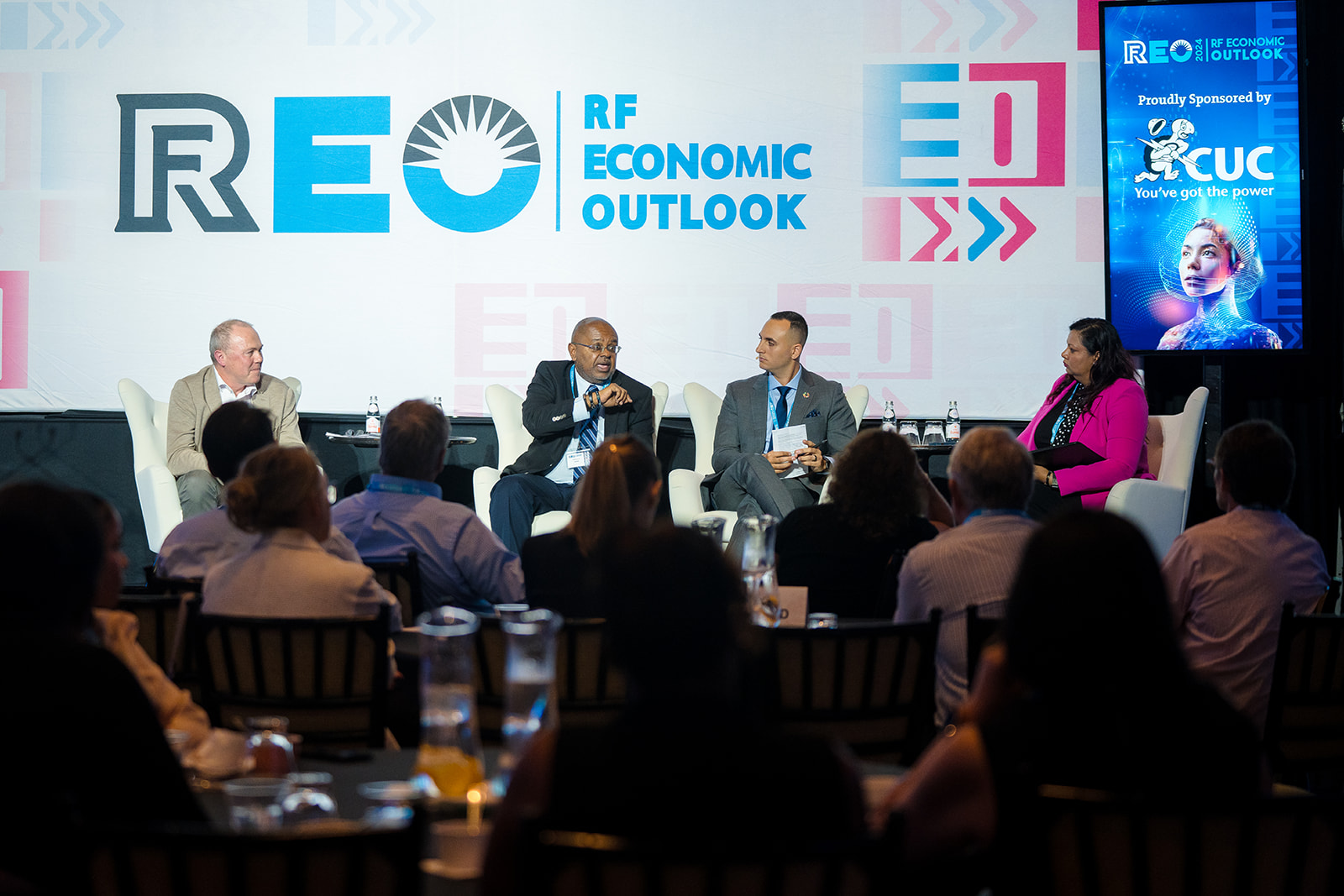 RF Economic Outlook Conference Delivers Insights on Artificial Intelligence and Global Challenges